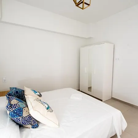 شقة Ennea Suites-light