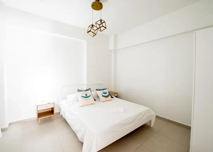 Ennea Suites-light Flámbouras